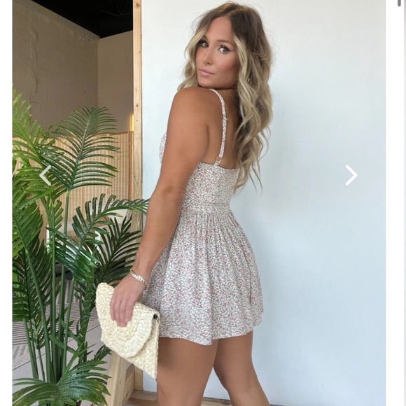 Romper Chic By Ally B - Picture 2 of 3